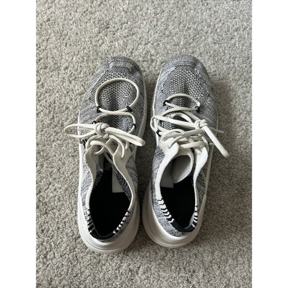 2018 Nike TR Flyknit White/Black Training Shoes 942887-101 Women 8 - Picture 3 of 7